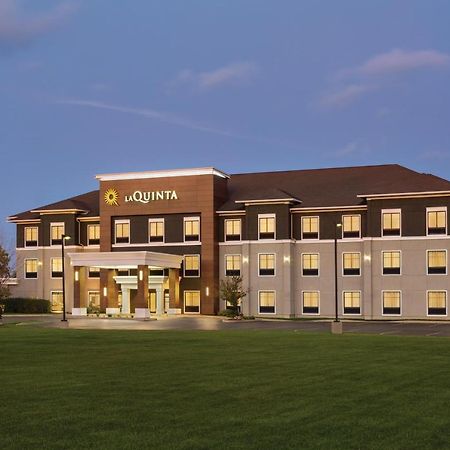 La Quinta By Wyndham Lackawanna Bagian luar foto