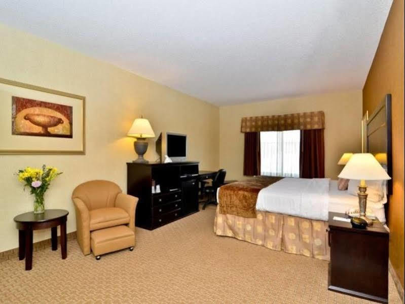 La Quinta By Wyndham Lackawanna Bagian luar foto