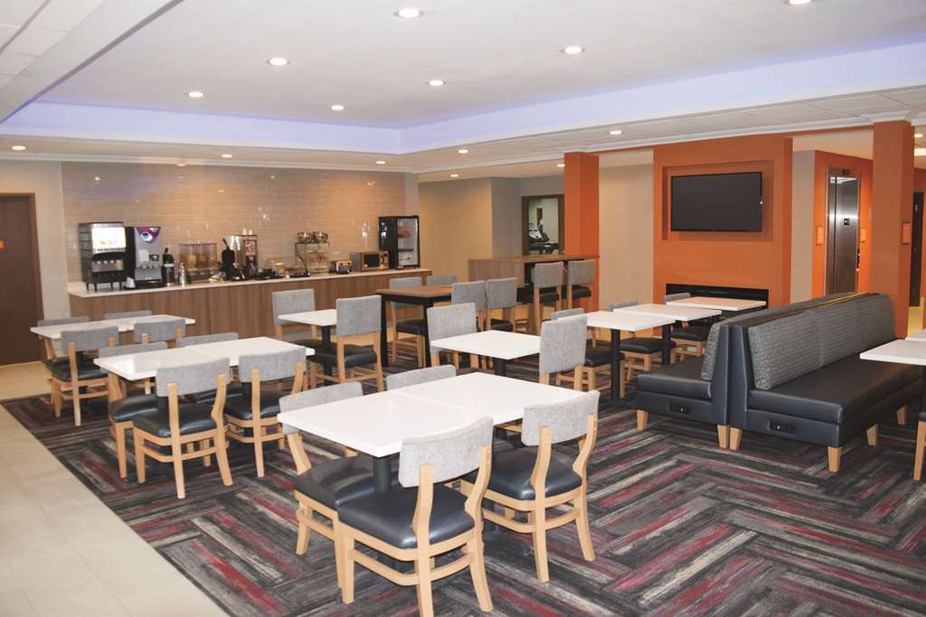 La Quinta By Wyndham Lackawanna Restoran foto